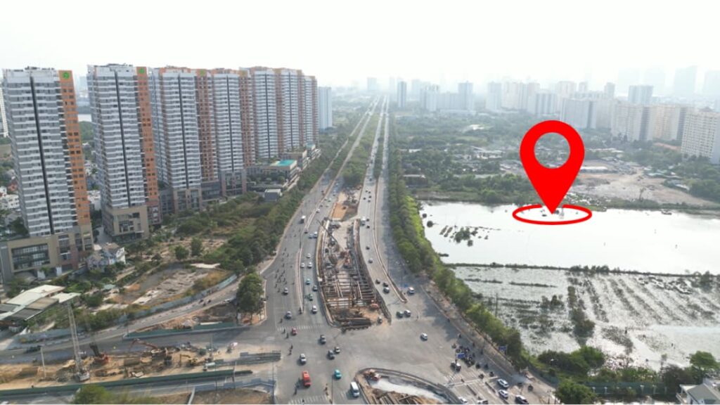 Vị trí xây dựng nhà ga được quây rào chắn